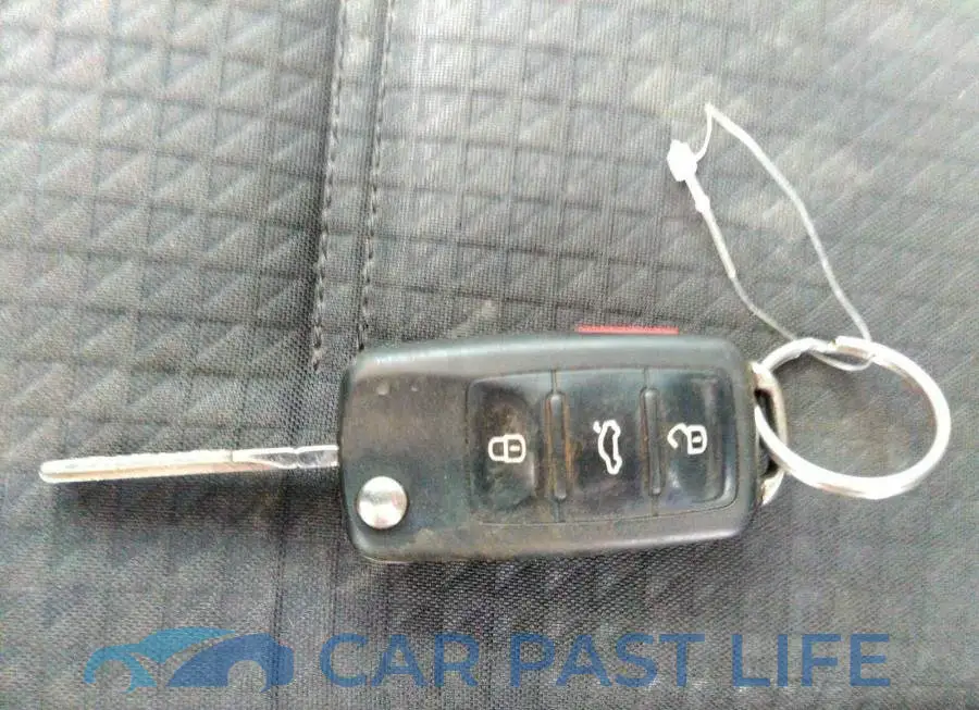 3VW1K7AJ2FM330045# 11