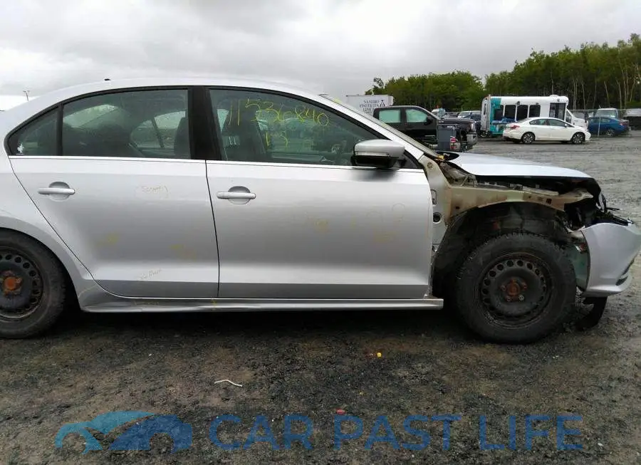 3VW1K7AJ2FM330045# 6
