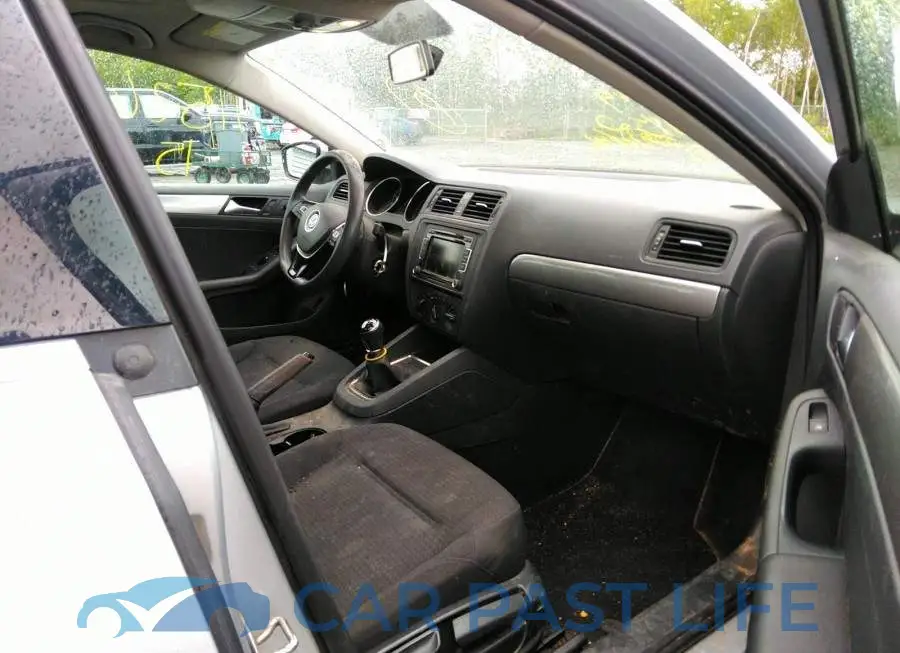 3VW1K7AJ2FM330045# 5