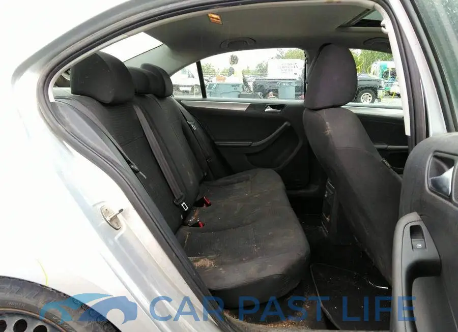 3VW1K7AJ2FM330045# 8