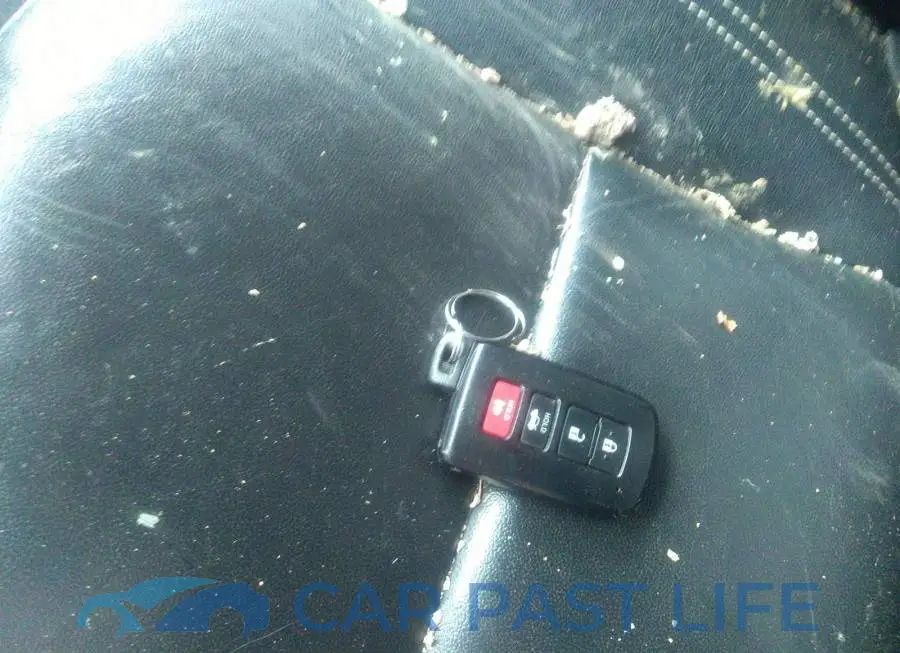 4T1BD1FK6HU221078# 11