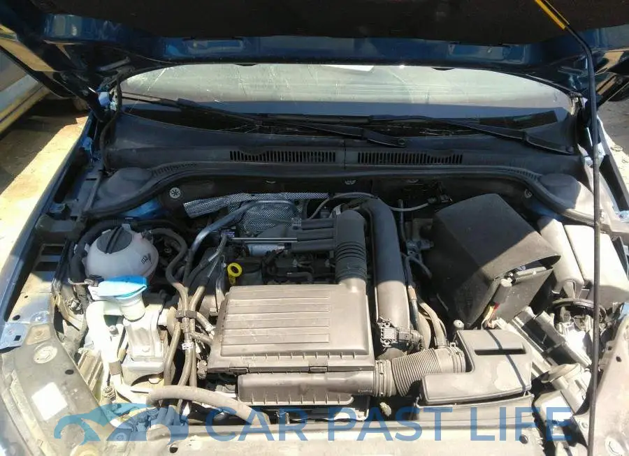 3VW2B7AJ5HM255090# 10