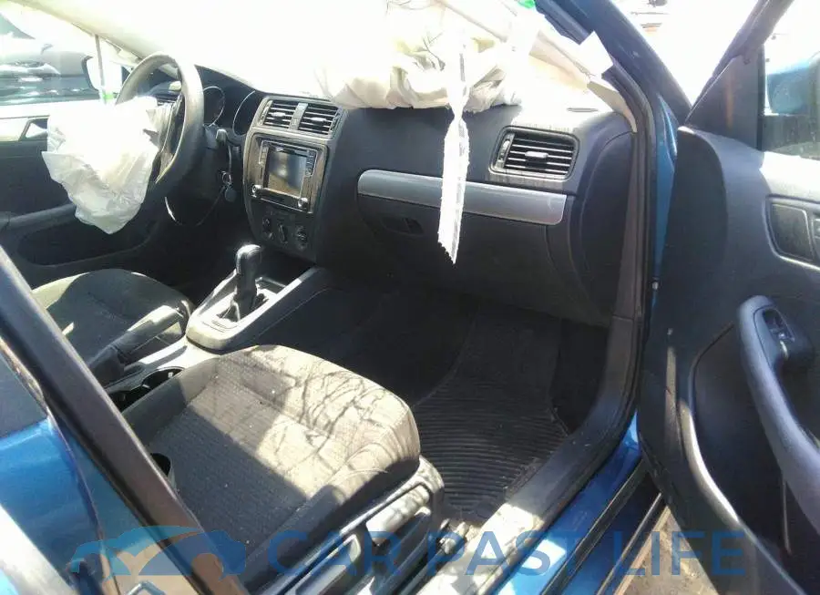 3VW2B7AJ5HM255090# 5