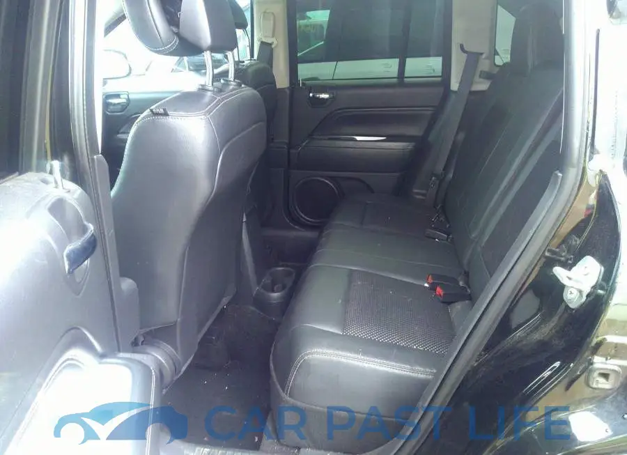 1C4NJDAB5FD100686# 8