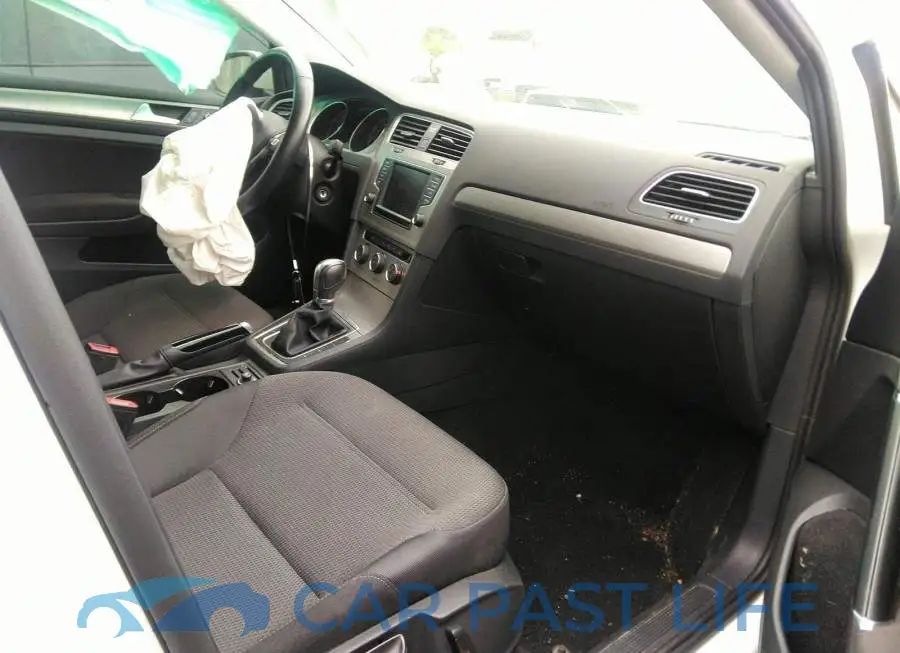 3VW217AU4HM046369# 5