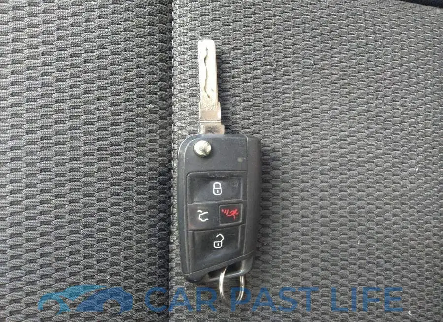 3VW117AU5JM764708# 11