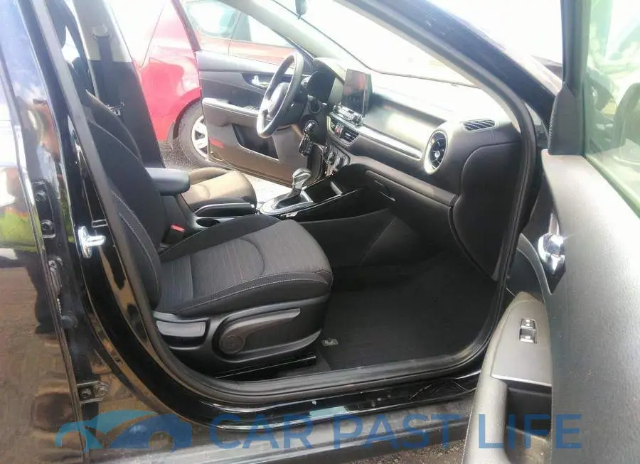 3KPF54AD8KE129215# 5