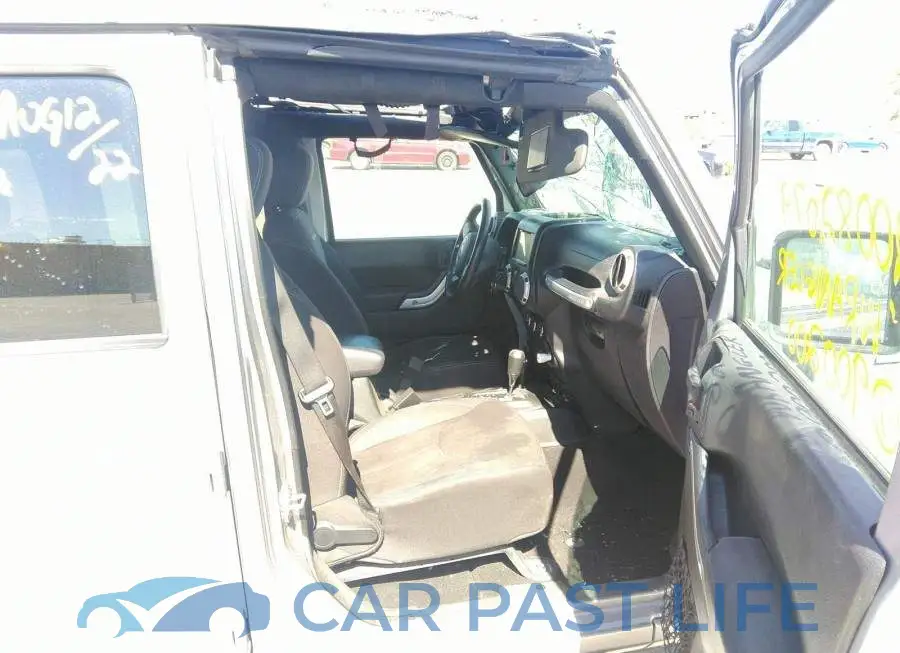 1C4BJWEG5JL900200# 5