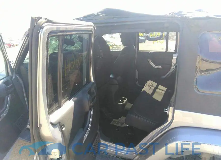 1C4BJWEG5JL900200# 8