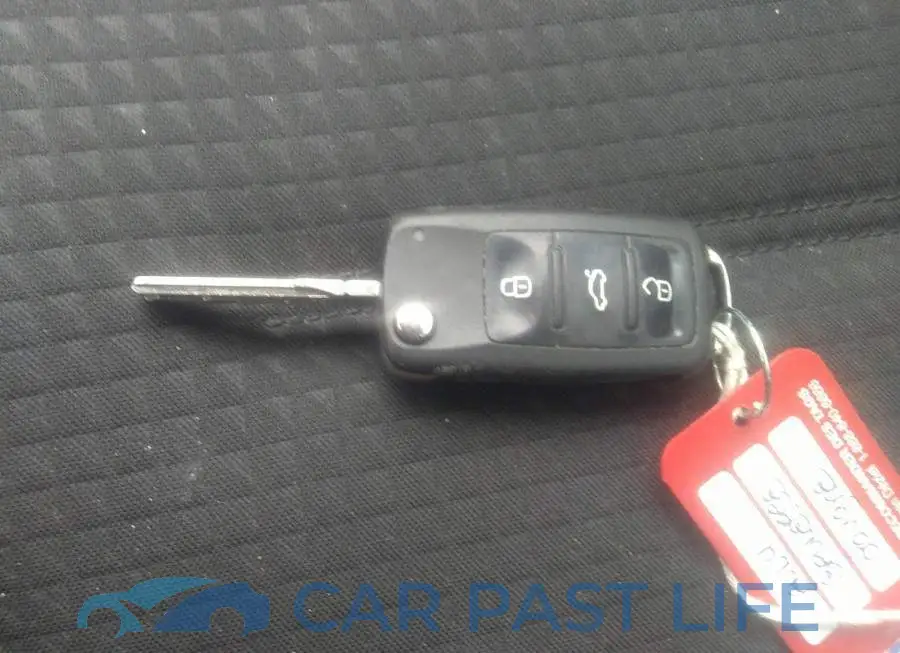 3VW167AJ8GM365503# 11