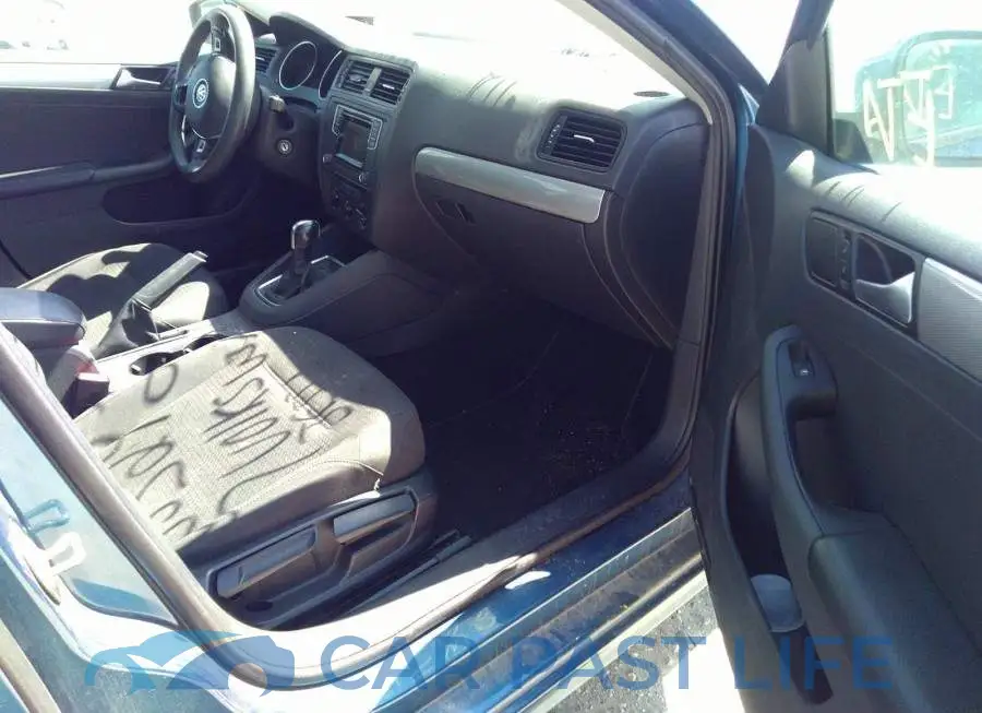 3VW2B7AJ3HM353292# 5