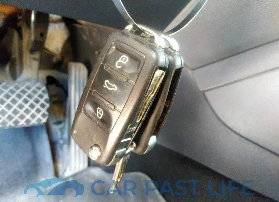 3VW2K7AJ2FM204093# 11