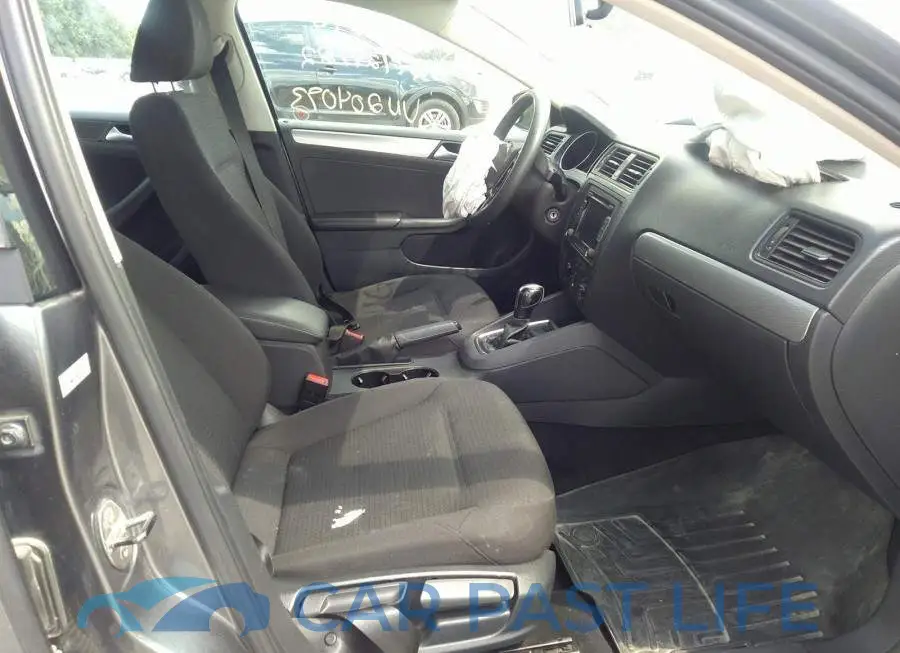 3VW2K7AJ2FM204093# 5