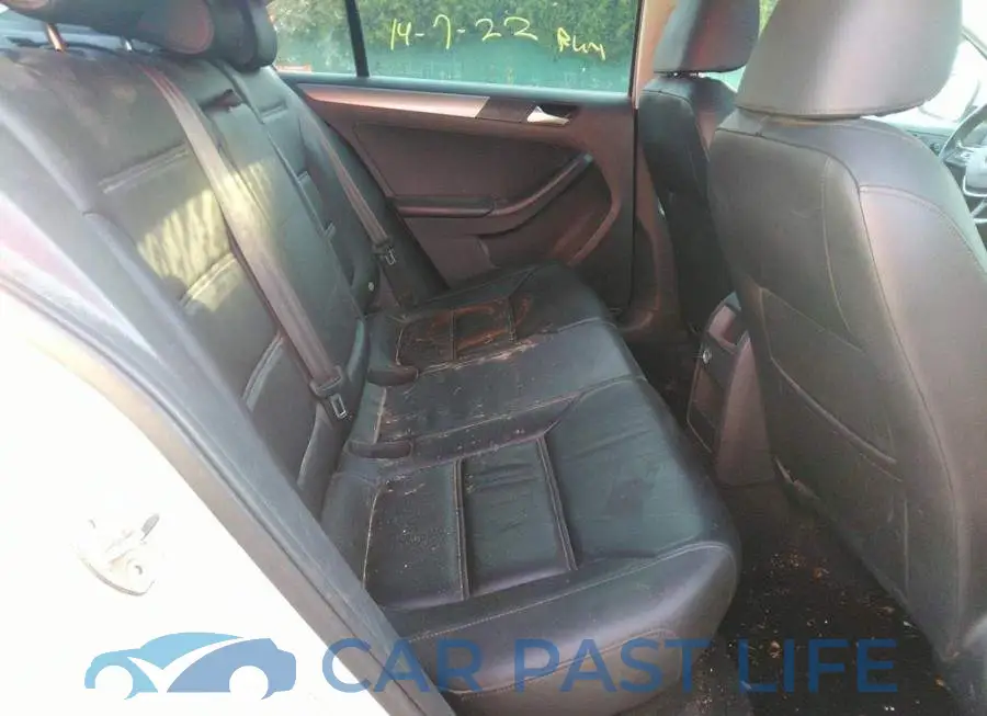 3VW3A7AJ5FM333324# 8