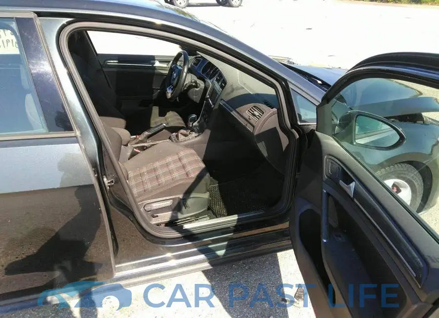 3VW4T7AUXFM094698# 5