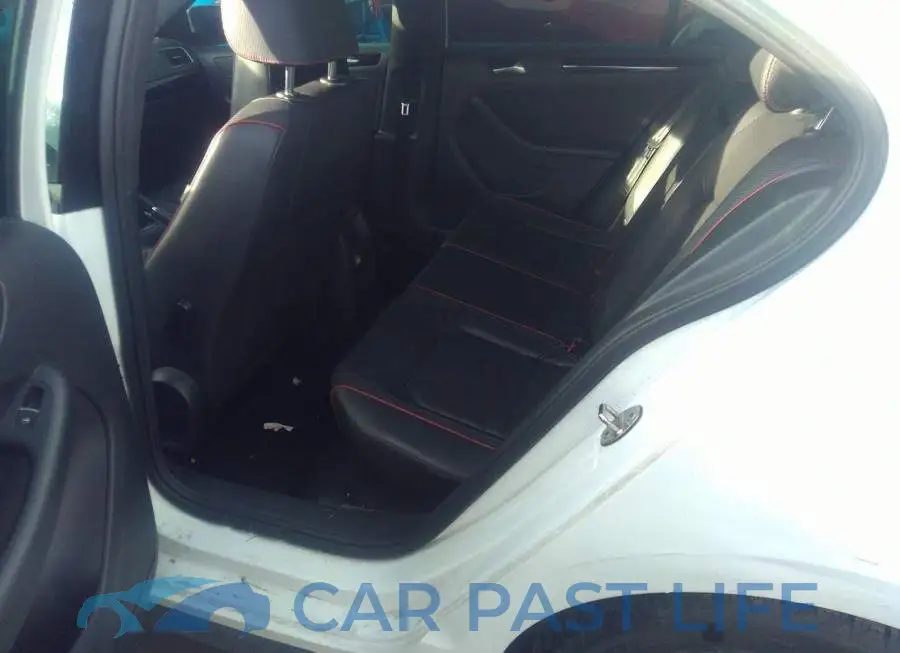 3VW5S7AJXFM249411# 8