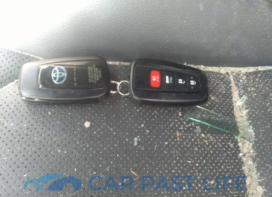 4T1B21HK1LU523079# 11