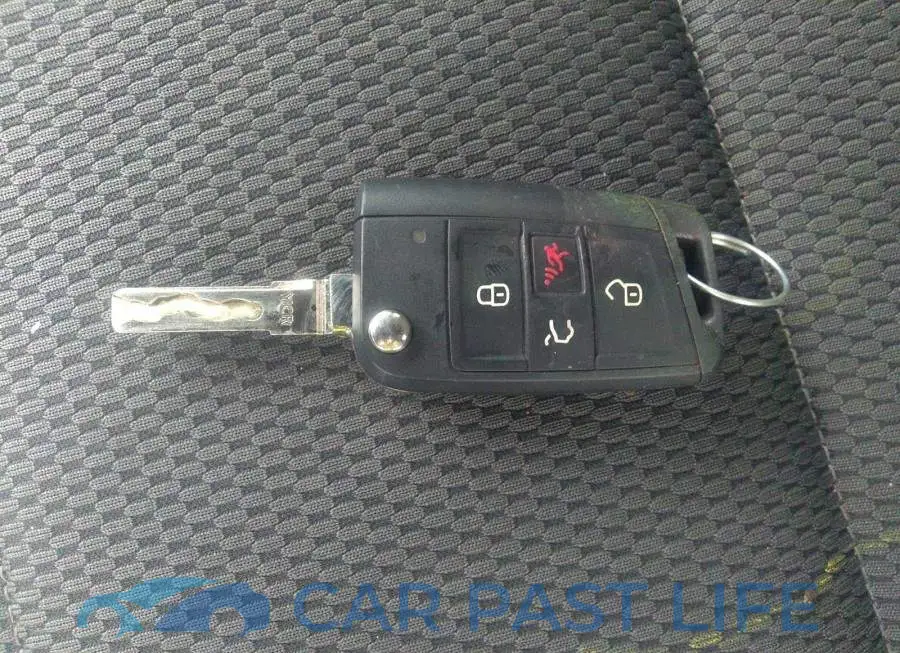 3VW217AU2KM500528# 11