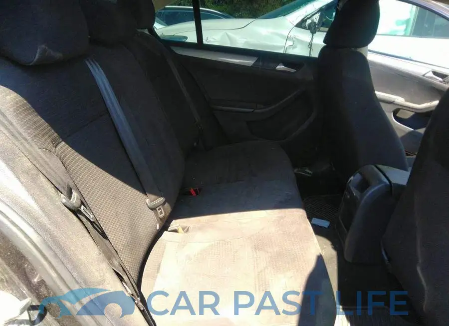 3VW2B7AJ1HM306567# 8