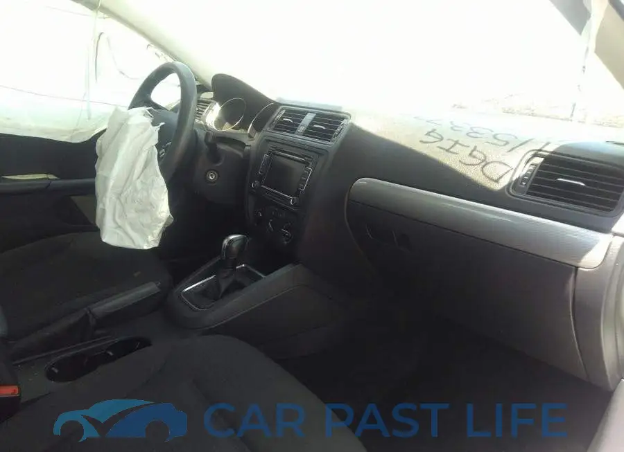 3VW2K7AJ1FM208443# 5