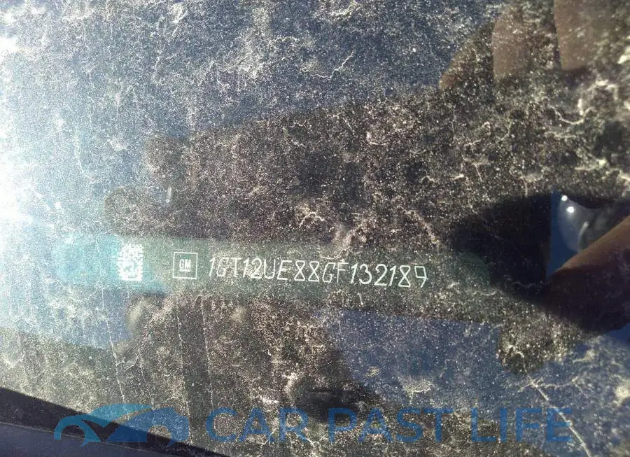 1GT12UE88GF132189# 9