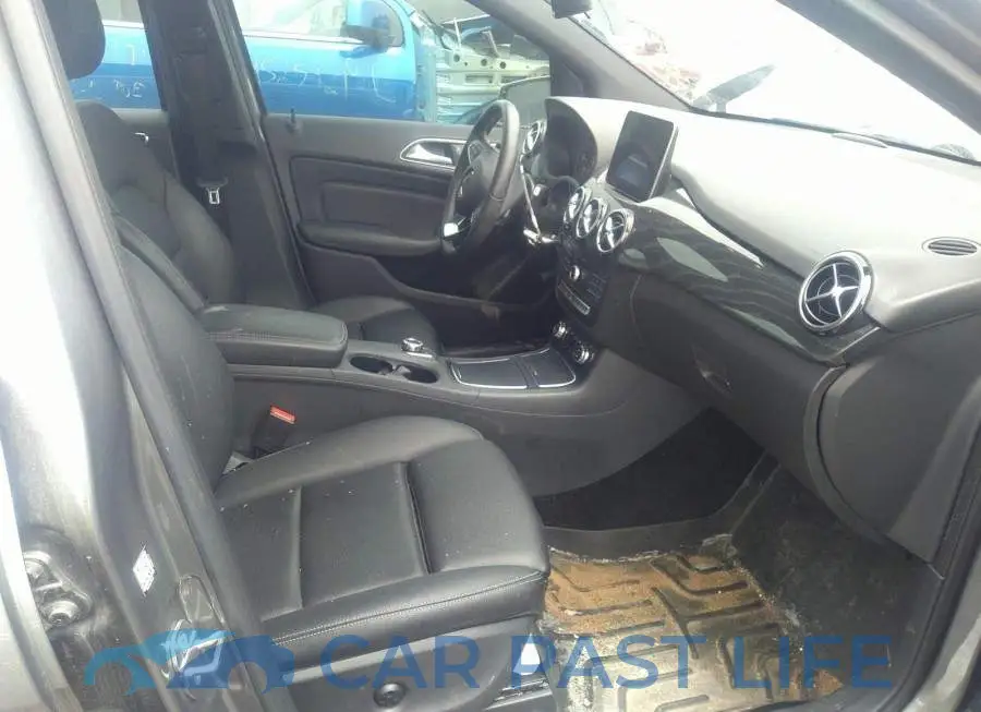 WDDMH4GB8JJ490715# 5