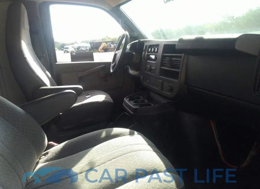 1GTW7AFF5G1125121# 5