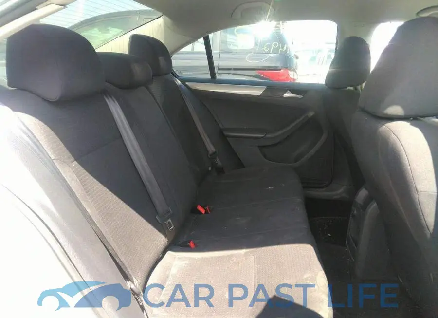 3VW2B7AJ6HM319492# 8