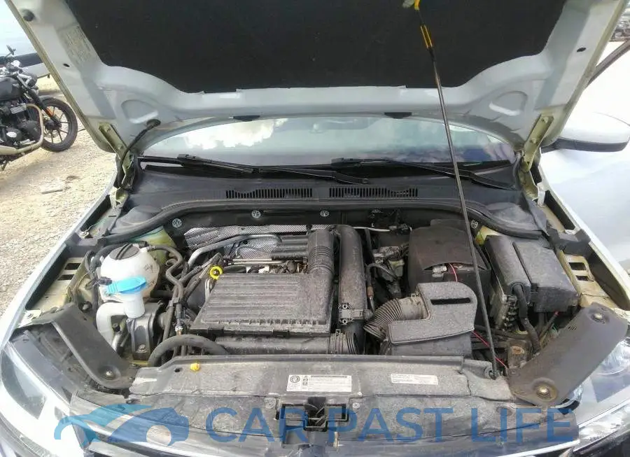 3VW2B7AJ8HM367947# 10