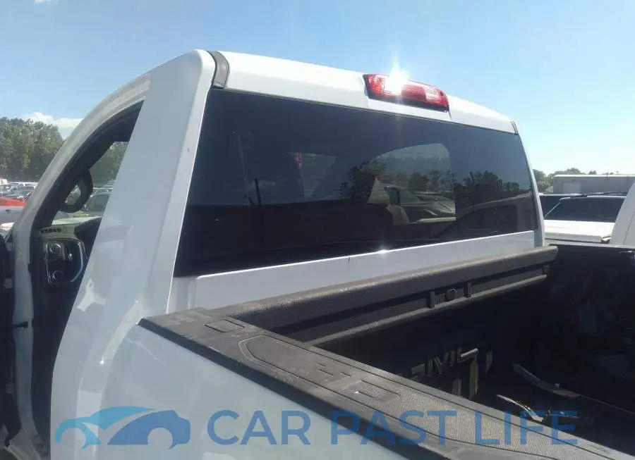 1GT39ME73NF104194# 8