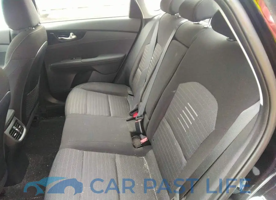 3KPF54AD9ME399931# 8