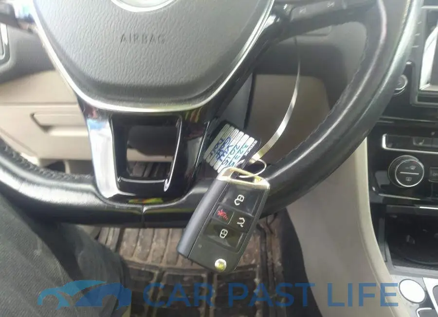 3VW2A7AU3FM020827# 11