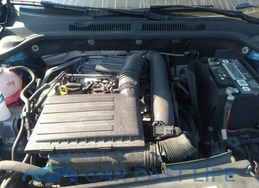 3VW2B7AJ7HM326242# 10