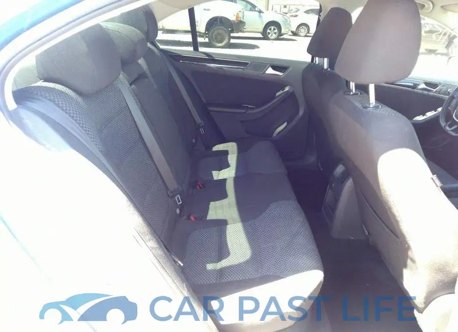 3VWDA7AJ5FM288955# 8