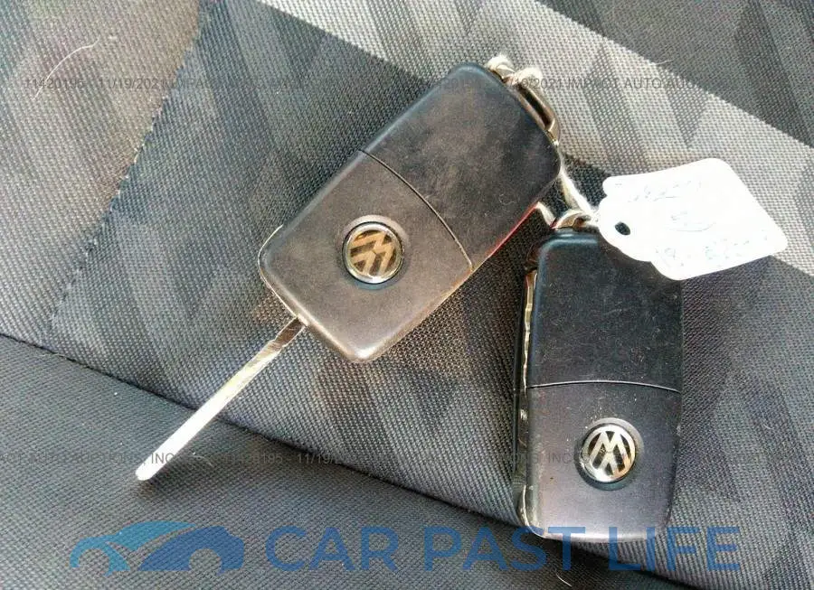 3VWJD7AT2JM728683# 11