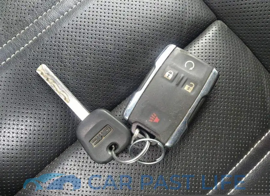 3GTU2PEC8JG300986# 11