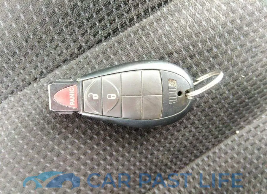 2C4RDGBG8KR585692# 11