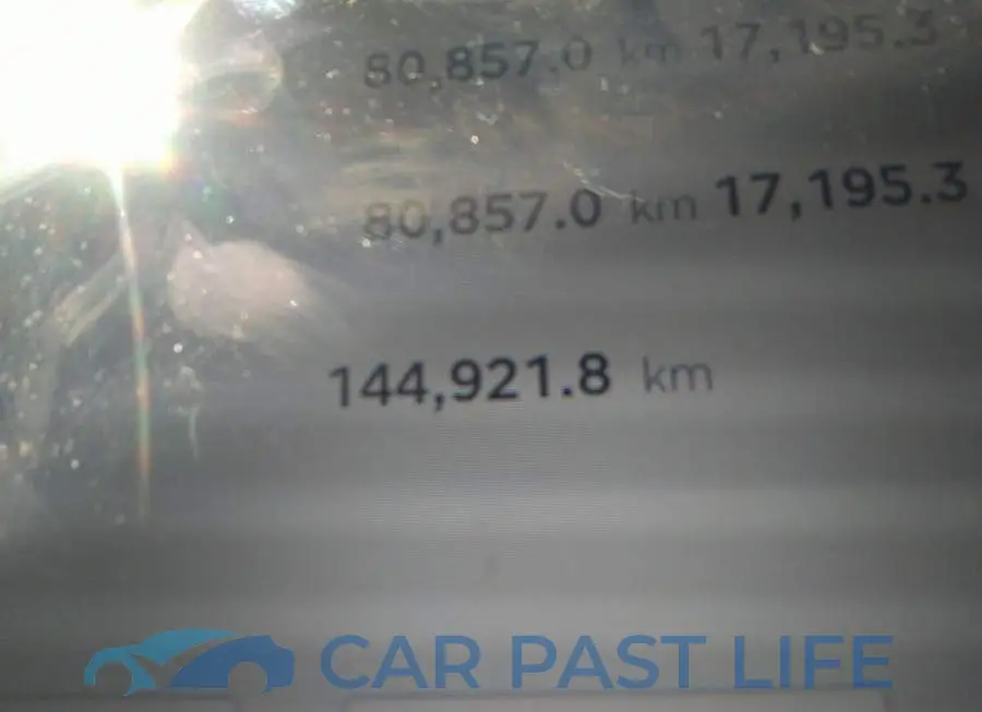 5YJSA1E22GF122652# 7