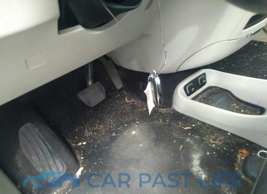 2C4RC1BG4HR541407# 11