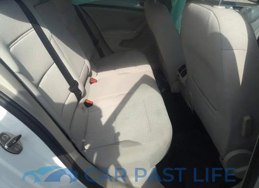 3VW217AUXFM009078# 8