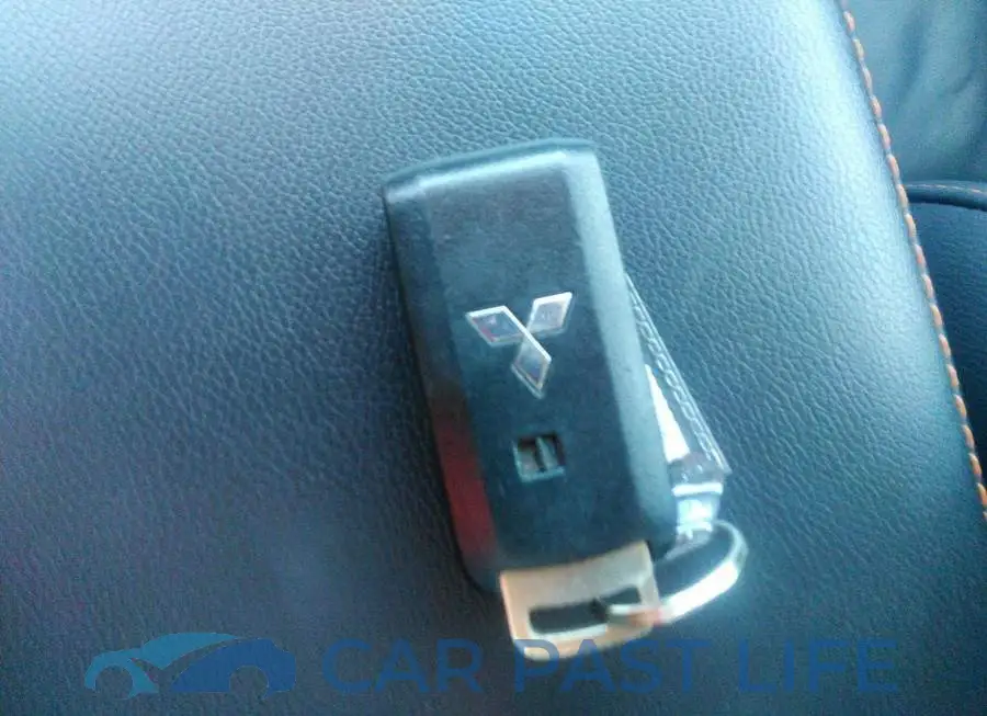 JA4AT4AA7JZ617994# 11