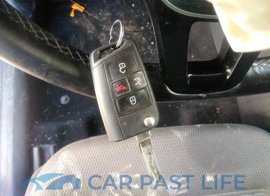3VW217AU6GM043617# 11