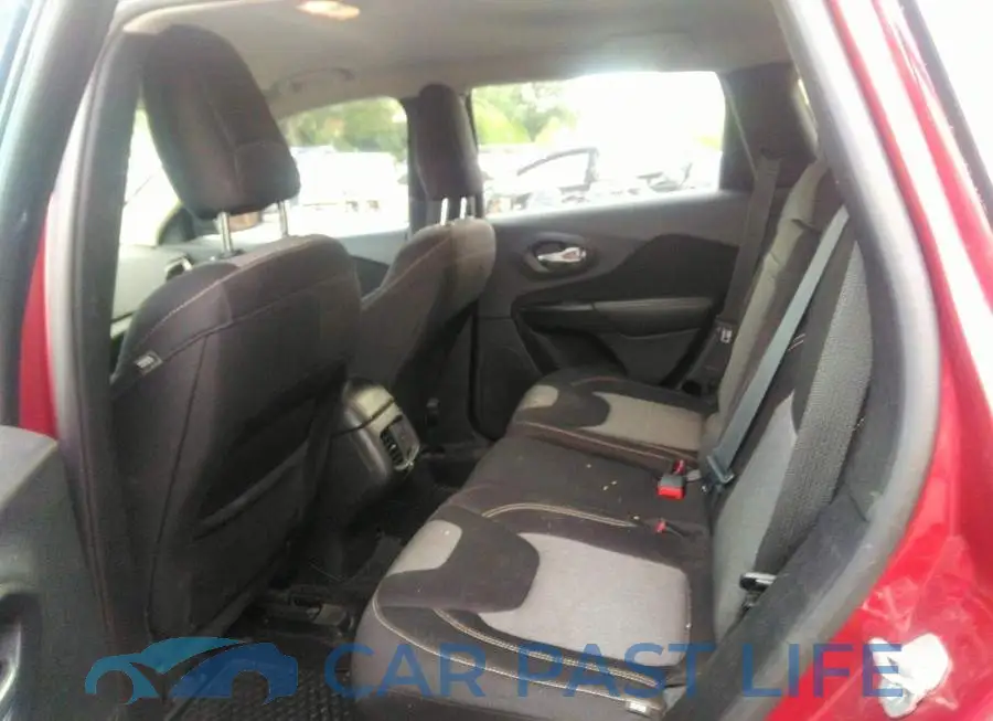 1C4PJLAB9FW535282# 8