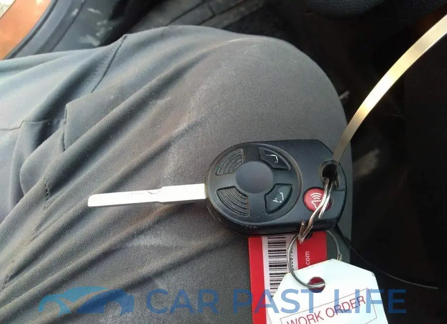 1FMCU0GD3HUA66083# 11