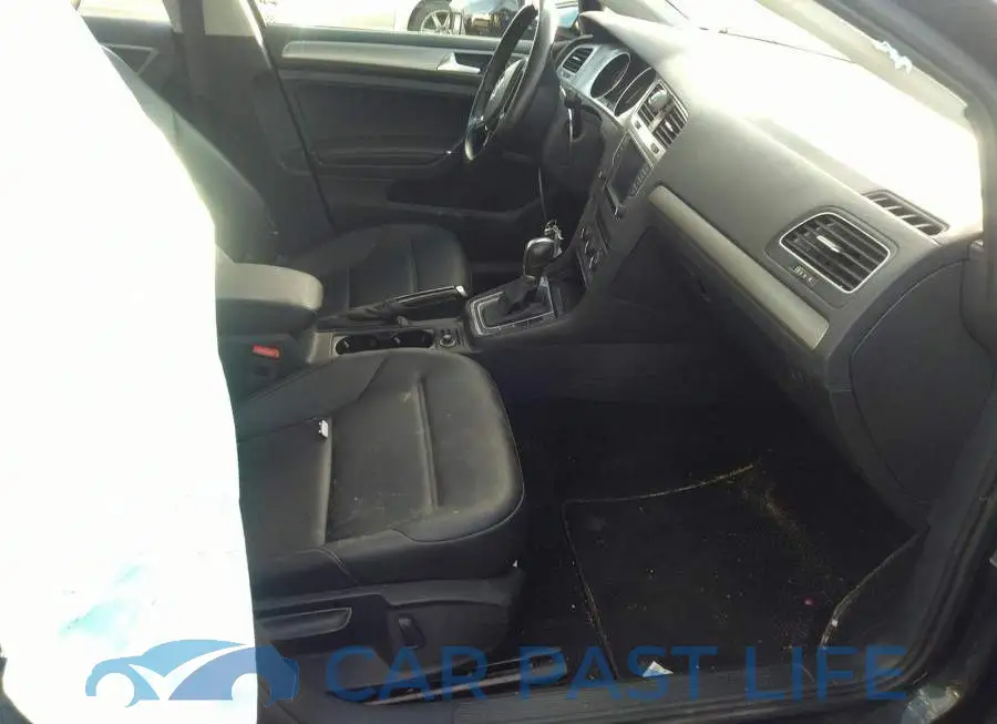 3VW017AU5HM522913# 5