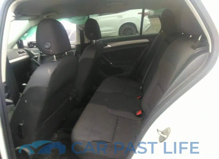 3VW117AU2HM056636# 8