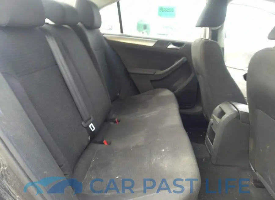 3VW167AJXHM240021# 8