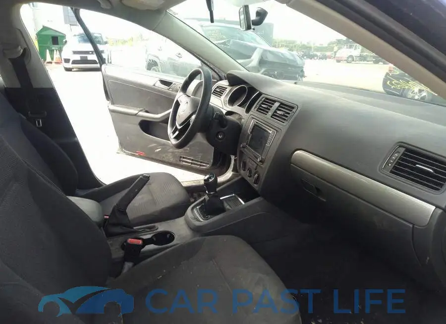 3VW167AJXHM240021# 5