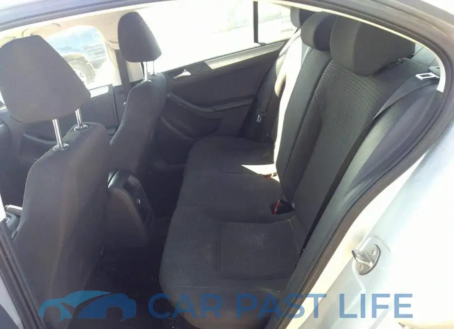 3VW267AJ9GM318808# 8