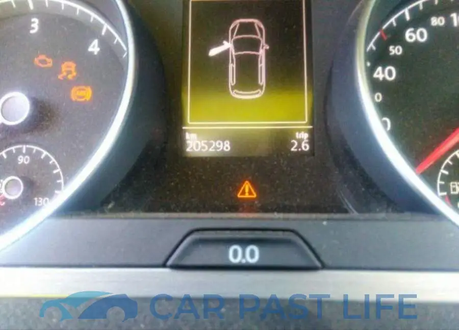 3VW2A7AU8FM095121# 8